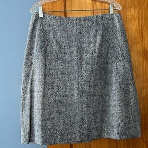 Lands End navy and white print skirt